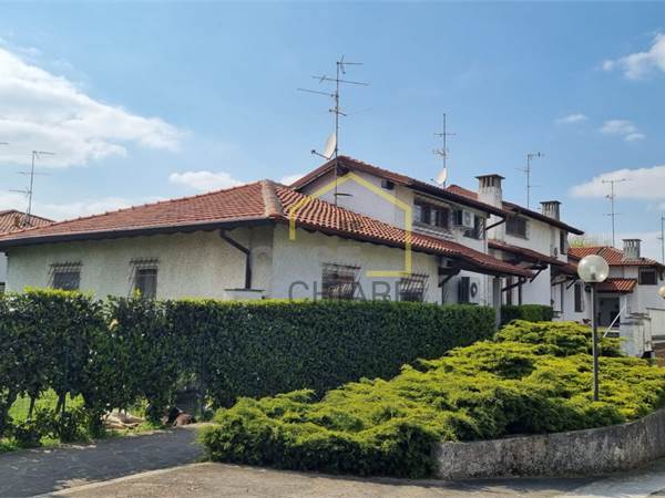 VILLA A SCHIERA CON BOX E GIARDINO PRIVATO