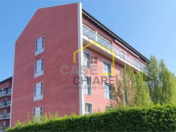 AMPIO TRILOCALE CON TERRAZZO E BOX DI 58 MQ