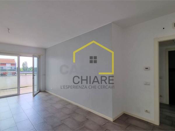 TRILOCALE CON DUE BALCONI E BOX A BINASCO