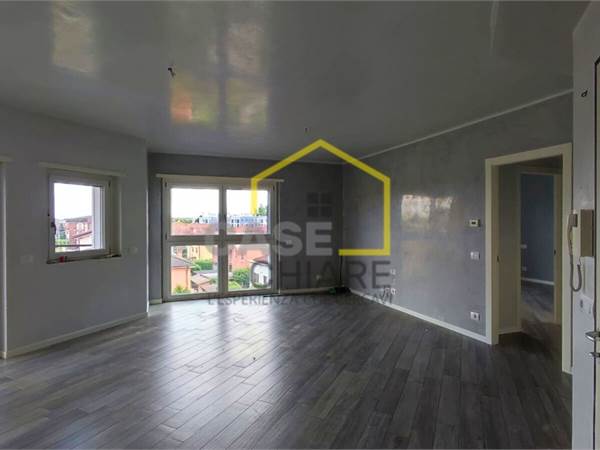 BELLISSIMO TRILOCALE CON DOPPI SERVIZI, TERRAZZO  E BOX DOPPIO