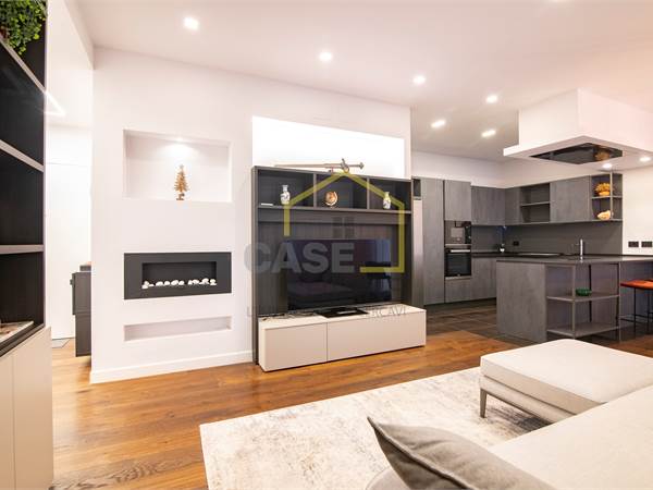 TRILOCALE AMPIO E FINEMENTE RISTRUTTURATO CON BOX A PAVIA