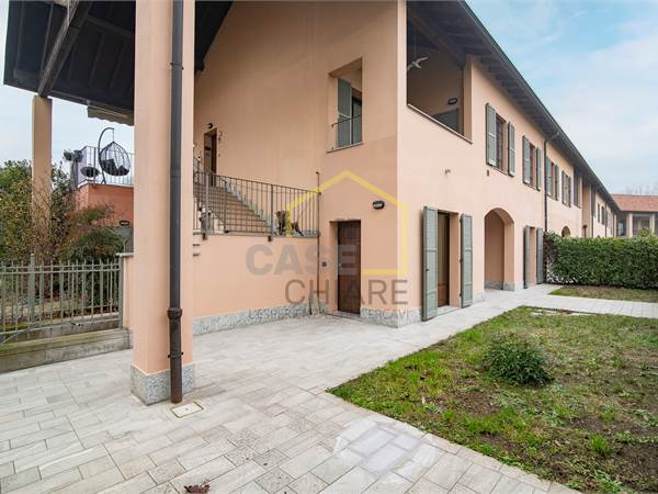 VENDITA TRE LOCALI CON GIARDINO 