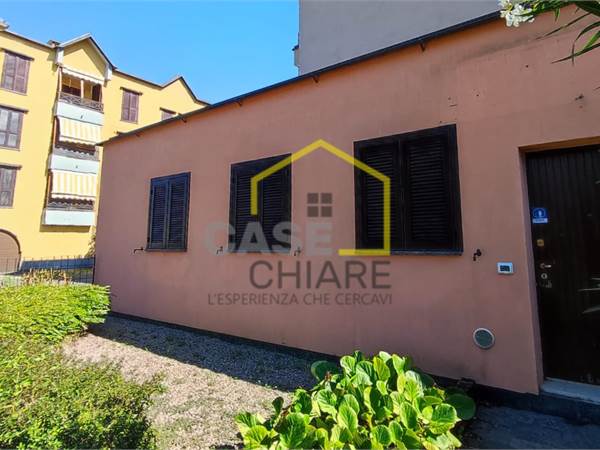 CASARILE AFFITTO BILOCALE ARREDATO CON GIARDINO PRIVATO AL PIANO TERRA