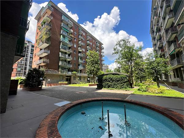 VENDITA TRE LOCALI A MILANO ZONA FAMAGOSTA
