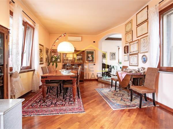 ELEGANTE VILLA SINGOLA A GROPELLO CAIROLI