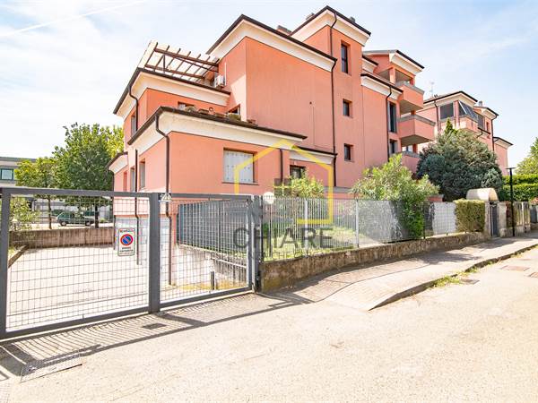 TRILOCALE IN PICCOLA PALAZZINA DOTATA DI CAPPOTTO ESTERNO